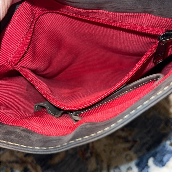 NWT Gianni Conte Brwn Leather Men Crossbody Bag Snap Closure Red Interior 966145 - Picture 9 of 13